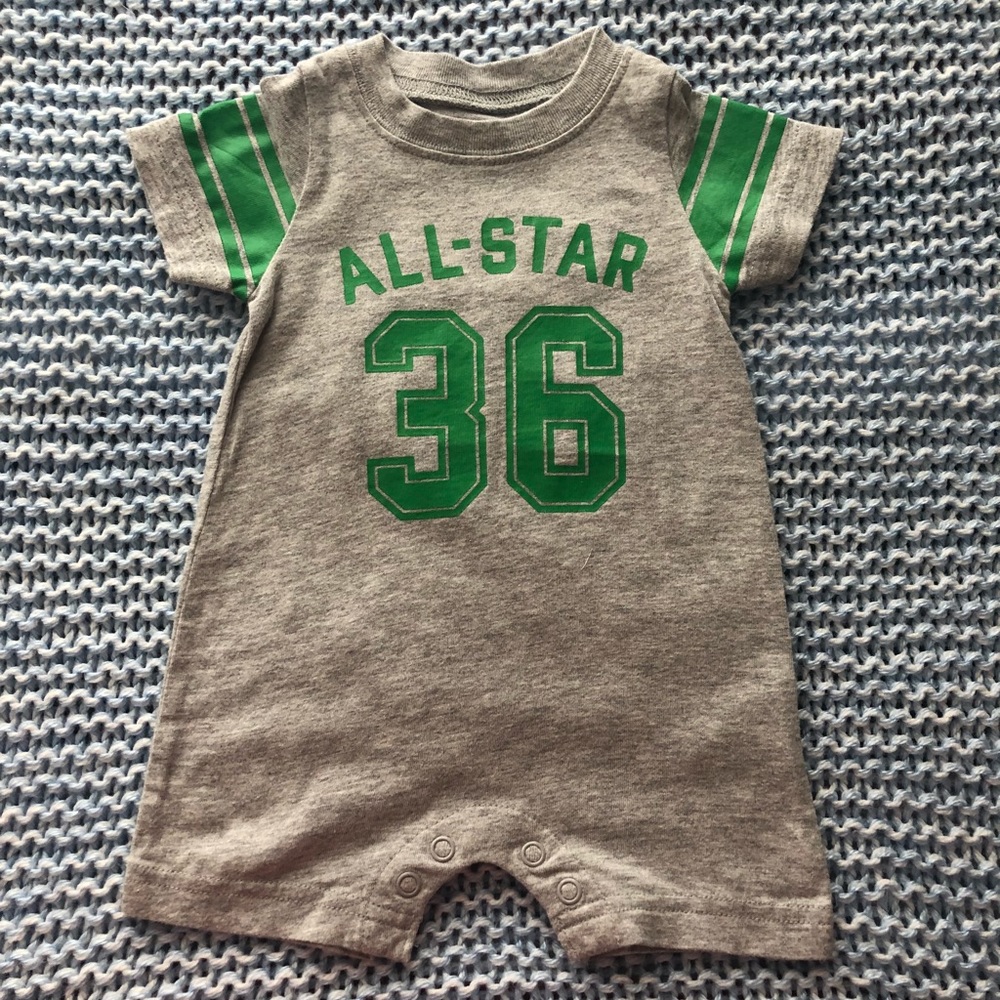Carter’s onesie shorts size NB and NB bodysuit